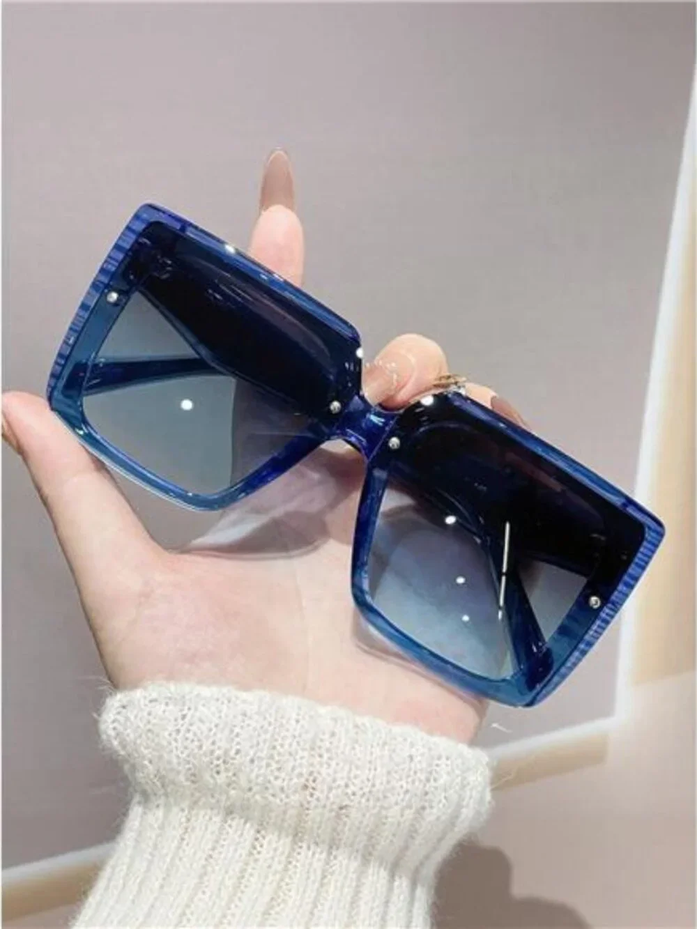Oversized Gradient Square Sunglasses
